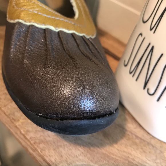 Fly London Leather Vintage Heel Pump Shoes - Picture 8 of 13